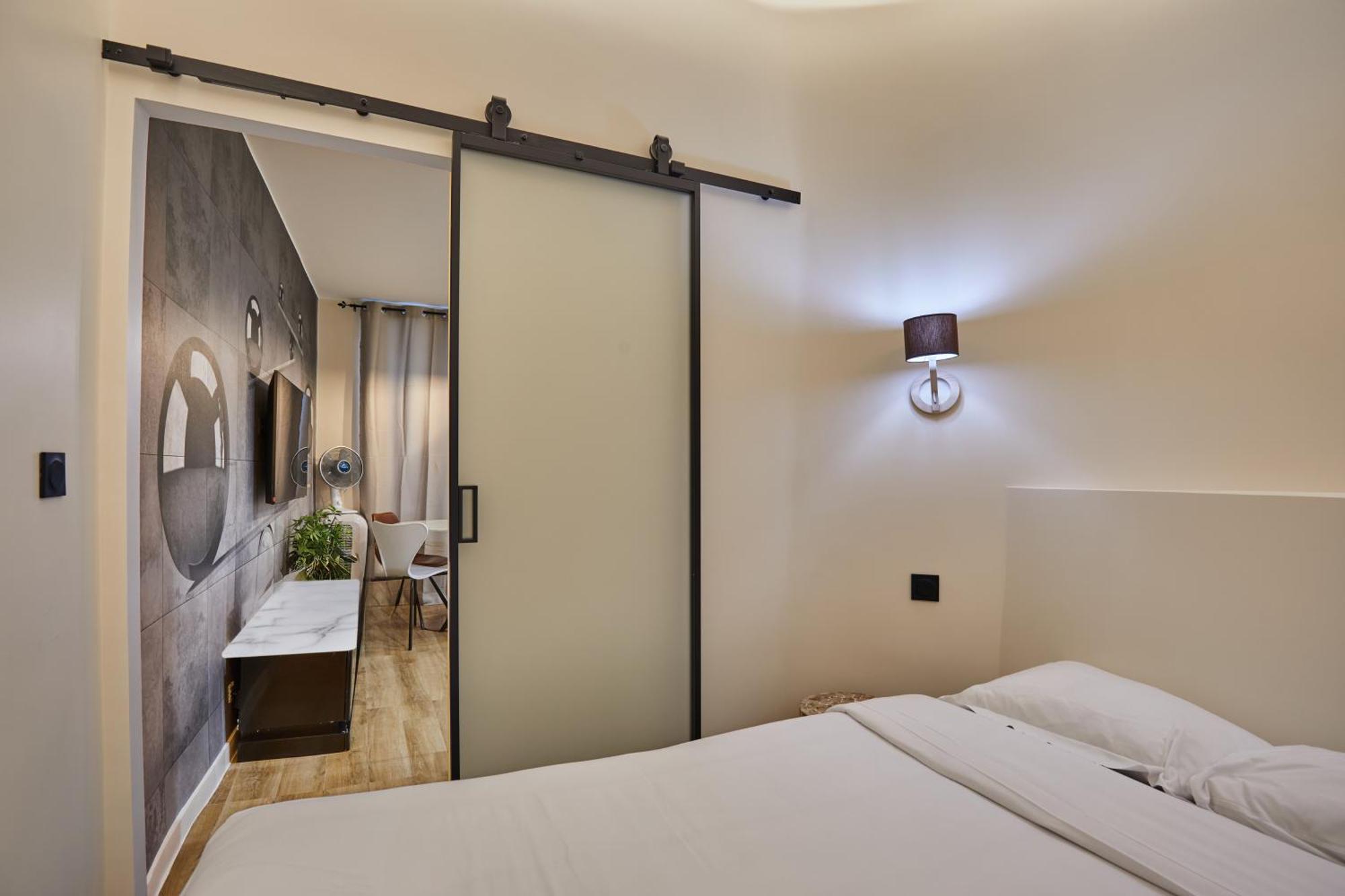 Rent A Room - Residence Meslay Paris Exteriör bild